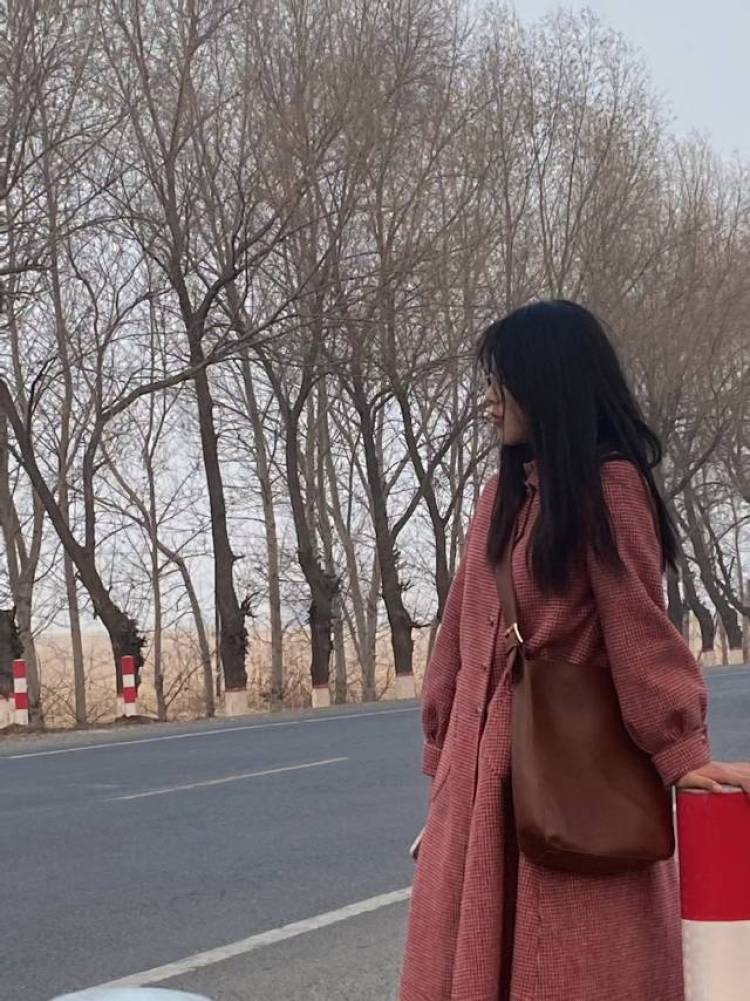 霸总大人！-吉林省·松原市·扶余市--喜欢记录穿搭和生活，是朋友们的种草机，乐于分享，非常爱穿漂亮的衣服发朋友圈，批图朋友都说我厉害