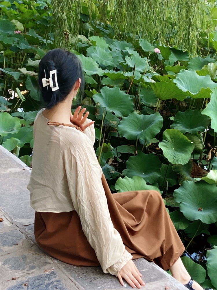 🧸-安徽省·合肥市·瑶海区--接寄拍、买家秀,可生活用品也可饰品和衣服,本人学中国舞的,也可拍舞蹈服饰。身高168体重100,态度好,喜欢拍照。