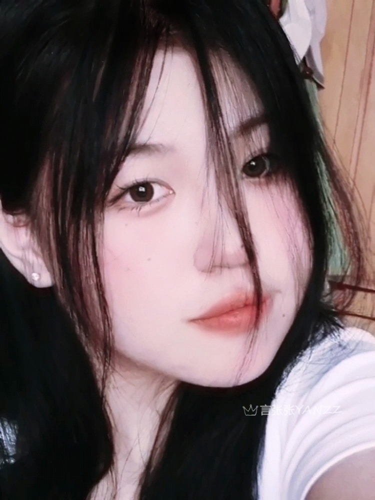言张张-辽宁省·大连市·普兰店区-抖音 微博 快手 某红薯-学生党，业余画手，喜欢穿搭和美妆，有美商，会拍照，会修图，会拍摄剪辑视频，有较好的镜头感