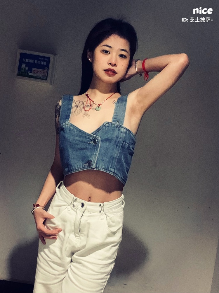 _吳 秭言.-云南省·西双版纳傣族自治州·景洪市-快手-之前有做过寄拍送拍的 会拍照会P图  可以出门拍照 会布置房间可以提要求