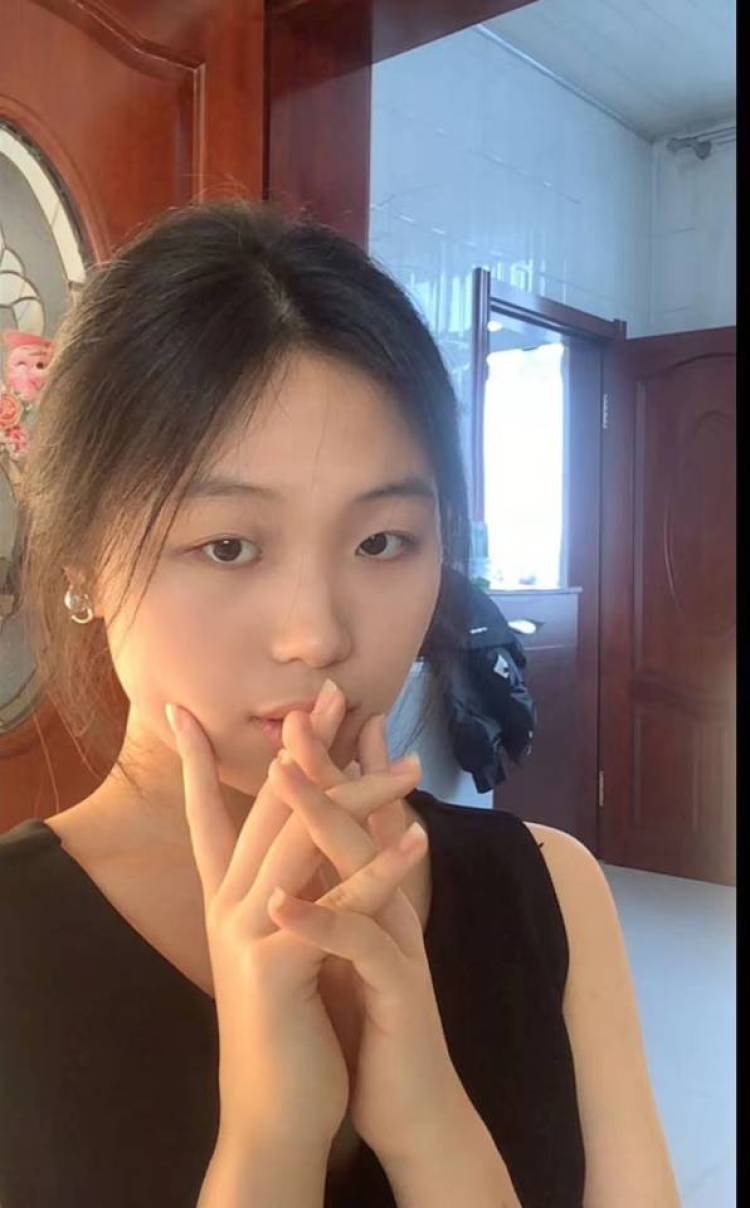 ～--黑龙江省·绥化市·北林区--接寄拍，送拍，服装适合任何风格，同时接化妆品，护肤品等寄拍身高165体重100，在快手等平台有账号，刚做，