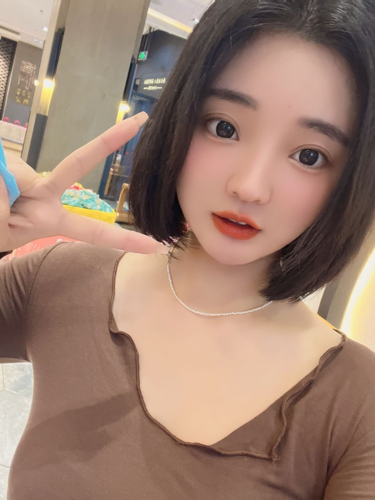 🐻熊熊🐻-安徽省·马鞍山市·花山区-抖音 快手 某红薯-本人很爱拍照打扮,很喜欢素人模特这个职业,希望能通过素人寄拍找到工作的乐趣!谢谢!