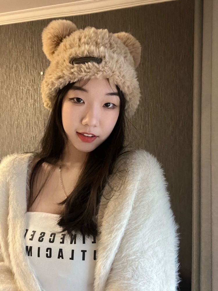Vonny-北京市·北京市·通州区--大家好～我是Teresa。我的身高是163cm、体重48kg，热爱跳舞喝服装搭配，平时也会在户外拍一些美美的照片分享。可以通过舞蹈视频的形式展现服装饰品等产品要素，喜欢的可以私信我给你们发视频呀～