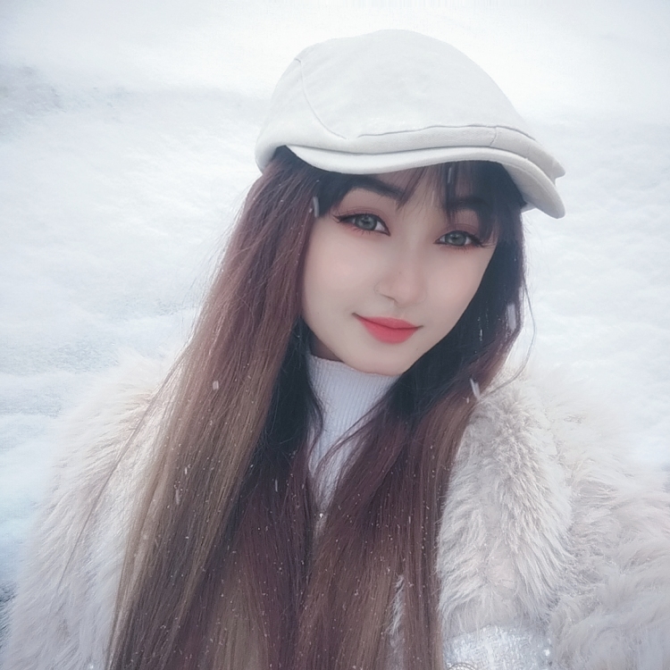 Raziya_-新疆维吾尔自治区·和田地区·墨玉县--接各种服装搭配，饰品，鞋子寄拍，送拍，约拍，出图快效率高空余时间多，身高166体重44，形象较好，当过模特，不放鸽子，🉑️长期合作