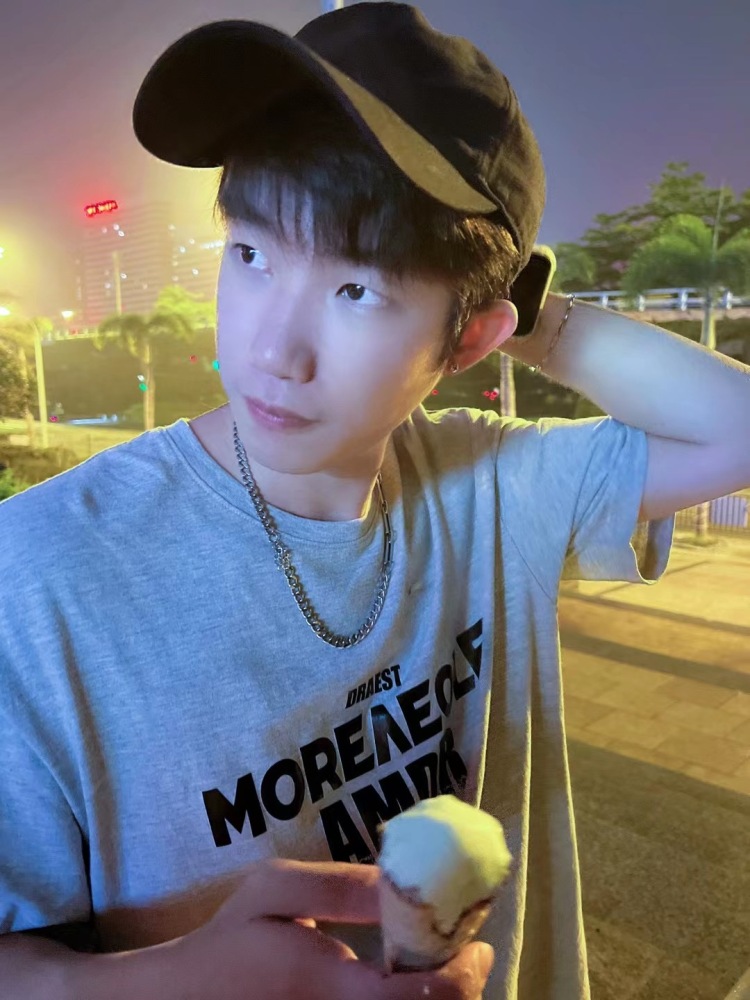 好运来-福建省·厦门市·翔安区--主要想接平面拍摄穿搭类，会各种软件，专业设计师，前期后期都有优势