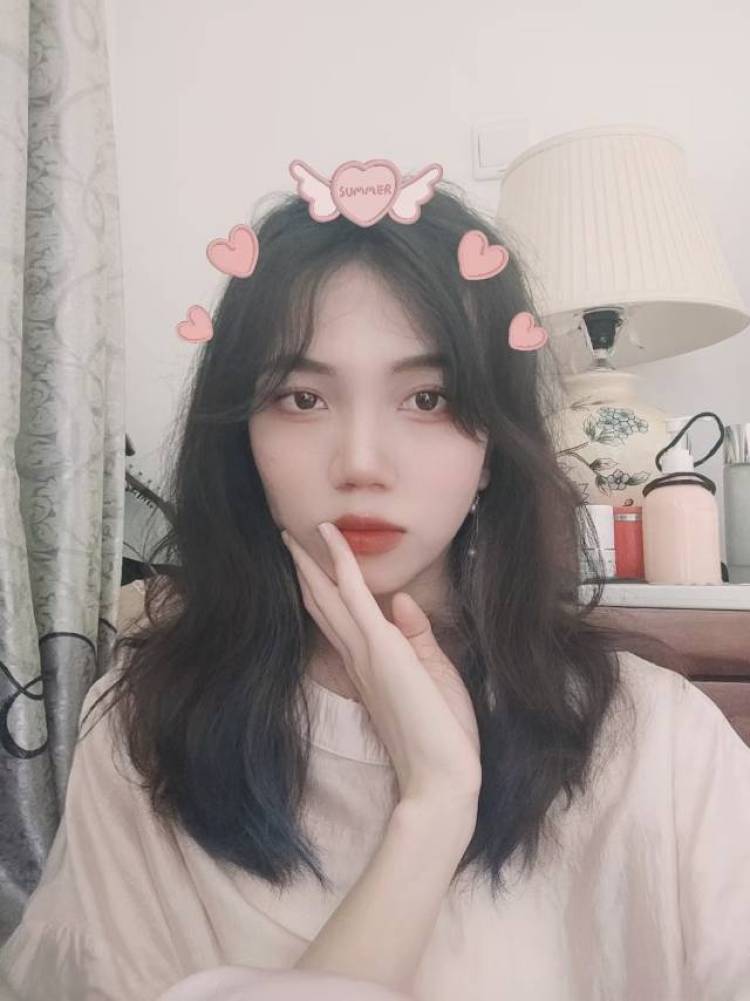 李好棒-上海市·上海市·宝山区-抖音，某书-买家秀、美妆、穿搭技巧、可以驾驭多种风格。本人身高160，体重43公斤。