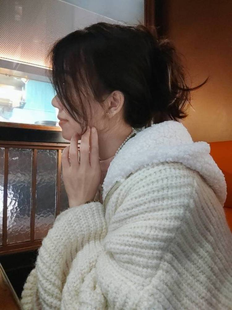 李好棒-上海市·上海市·宝山区-抖音，某书-买家秀、美妆、穿搭技巧、可以驾驭多种风格。本人身高160，体重43公斤。