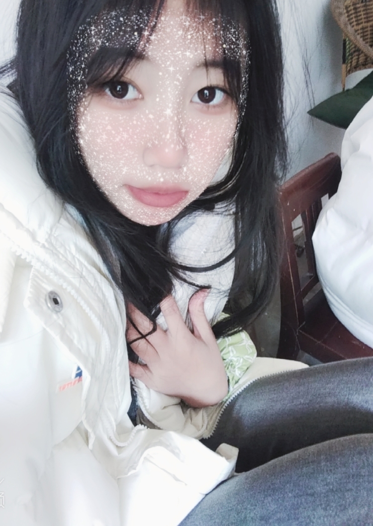 XK-江西省·九江市·湖口县-快手-特长唱歌,职业学生,喜欢画画,接单服务范围就是买家秀,一些衣服的试穿,会P图