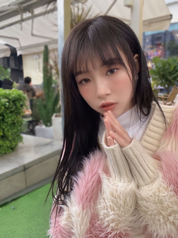 小幸运&🌸🌸-浙江省·杭州市·拱墅区-抖音 微博-喜欢拍照 擅长拍照 会p图，买家秀，接寄拍，接服饰包包鞋子各种饰品耳环美瞳，