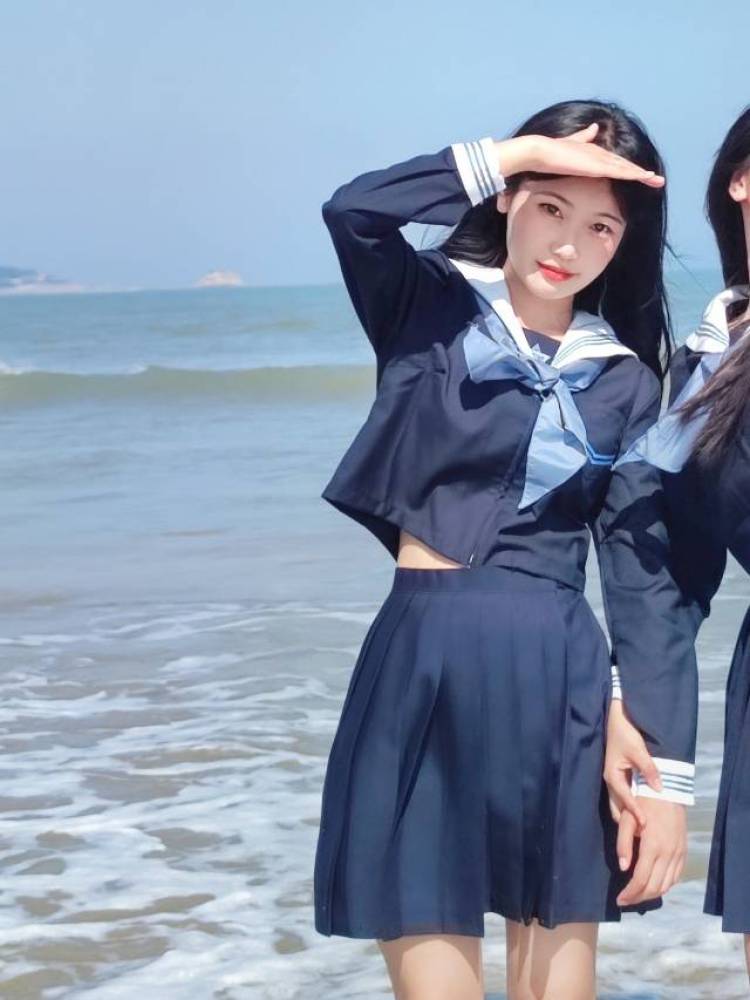 不吃芹菜-山东省·威海市·乳山市--有长时间的寄拍模特经验  主要拍摄鞋服 饰品 包包  出图效率快 各位老板眼熟我！！