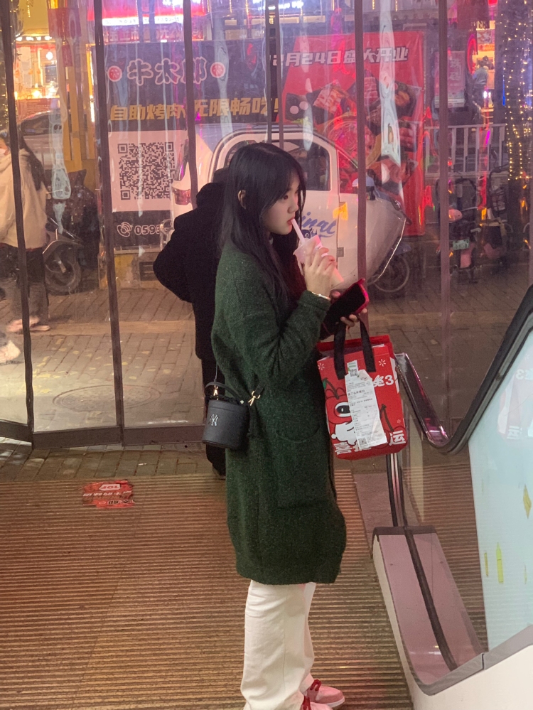 昊-福建省·福州市·闽侯县--会ps 会拍 172/58 各种风格都能驾驭 别让我垫付谢谢 请各位商家诚信