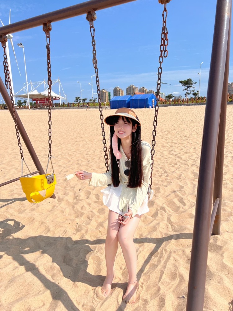 一颗小葡萄-辽宁省·沈阳市·铁西区-抖音-19岁美术设计专业在读 会运用ps，美图等APP 身高167体重92斤 接服饰 日常用品都等寄拍 有耐心 可以按照商家要求上交照片 诚信善于沟通