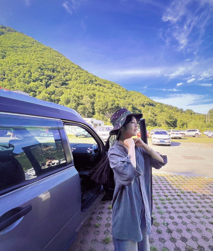一颗小葡萄-辽宁省·沈阳市·铁西区-抖音-19岁美术设计专业在读 会运用ps，美图等APP 身高167体重92斤 接服饰 日常用品都等寄拍 有耐心 可以按照商家要求上交照片 诚信善于沟通