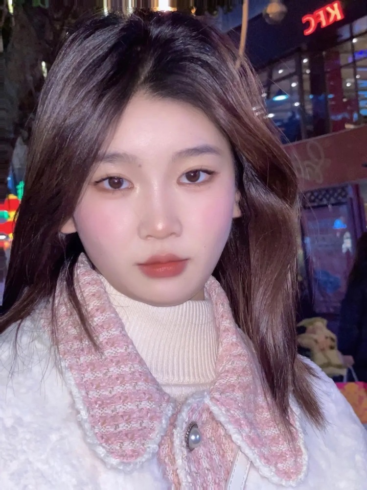 rose-广东省·广州市·天河区-抖音-我是一名实习化妆师 会拍照喜欢拍照 会修图
风格多变 可盐可甜 可酷
(衣服 鞋子 包包 耳环 首饰 穿戴甲)都可以
虽然第一次尝试,但我相信我能做好。希望给我一次机会