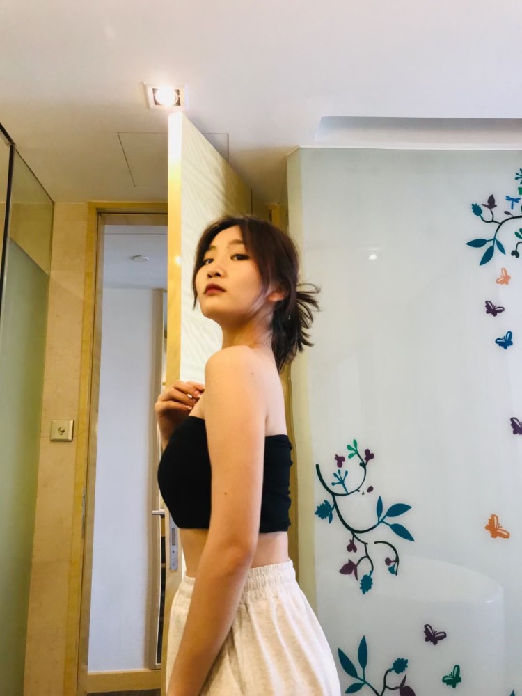 rose-广东省·广州市·天河区-抖音-我是一名实习化妆师 会拍照喜欢拍照 会修图
风格多变 可盐可甜 可酷
(衣服 鞋子 包包 耳环 首饰 穿戴甲)都可以
虽然第一次尝试,但我相信我能做好。希望给我一次机会