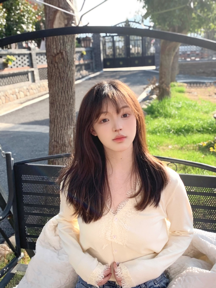 粥粥-河南省·郑州市·金水区--兴趣爱好:拍照
特产:🈚
业务范围:服装饰品美妆都🉑
擅长:买家秀 平面模特兼职