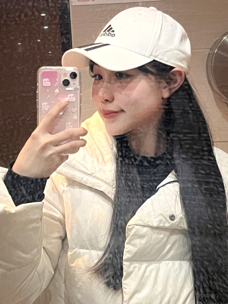 She.ni-湖南省·益阳市·赫山区-抖音,某红薯-本人舞蹈生,会唱歌,会跳舞,然后会拍照,会p图,会化妆,拍照技术自认为还可以,穿衣服也挺好看的
