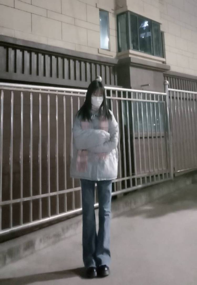 是小叶呀-陕西省·咸阳市·秦都区--我喜欢搭配衣服,擅长拍照,拍视频,喜欢穿搭,会化妆,我的快手粉丝600,比较喜欢刷视频,学穿搭化妆!