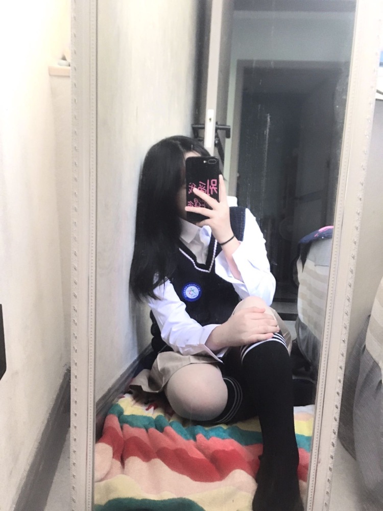 呆呆魚-四川省·成都市·金堂县-快手-16岁,身高160,体重49kg,会拍照会p图,职业是在读学生,可以做开箱测评,接寄拍送拍,可以线下探店, 不接受有尺度的