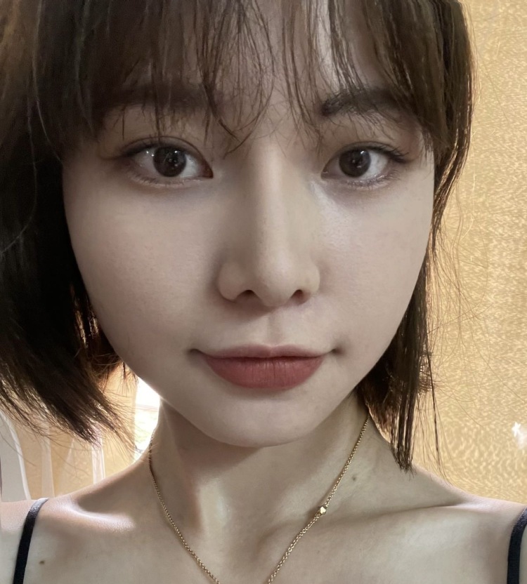 Yu-广东省·东莞市·虎门镇--喜爱书法画画,从事美容行业,对护肤美妆和时尚有一定敏锐度,希望能通过参与种草开箱,买家秀,探店打卡类更好丰富提升自己