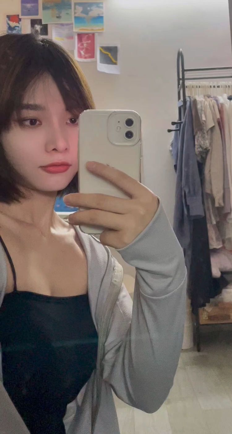Yu-广东省·东莞市·虎门镇--喜爱书法画画,从事美容行业,对护肤美妆和时尚有一定敏锐度,希望能通过参与种草开箱,买家秀,探店打卡类更好丰富提升自己