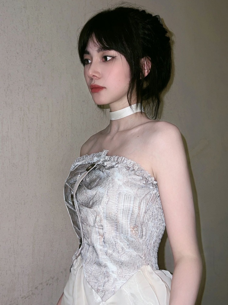 Yu-广东省·东莞市·虎门镇--喜爱书法画画,从事美容行业,对护肤美妆和时尚有一定敏锐度,希望能通过参与种草开箱,买家秀,探店打卡类更好丰富提升自己