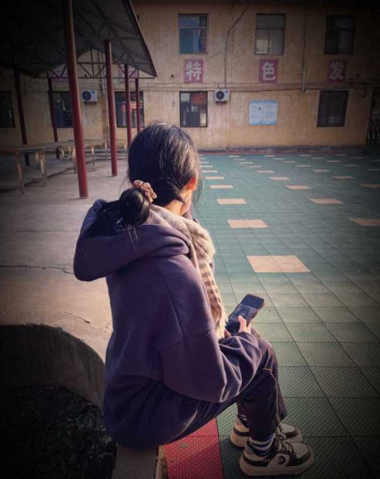 1天雨-山西省·临汾市·襄汾县-快手-求寄拍dd,学生19岁,身高163体重47kg,可接寄拍,也可增拍,身材比例好,有颜值 又辣又可
