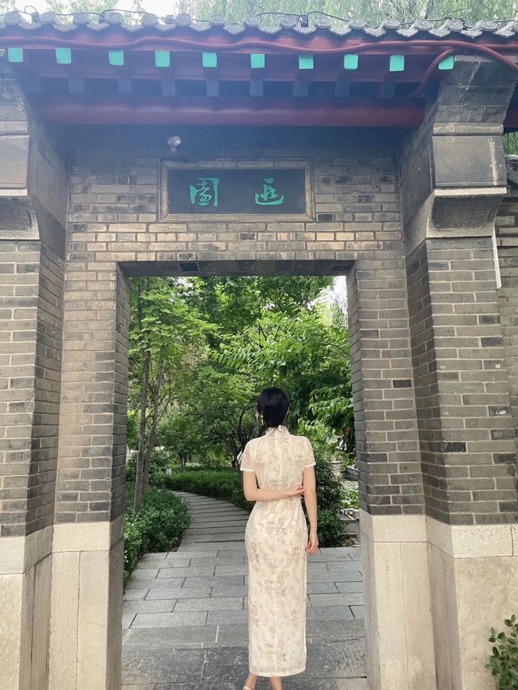 欢宝-四川省·成都市·金牛区--会化妆，会搭配，接买家秀，本人165 96，三围83.64.93。