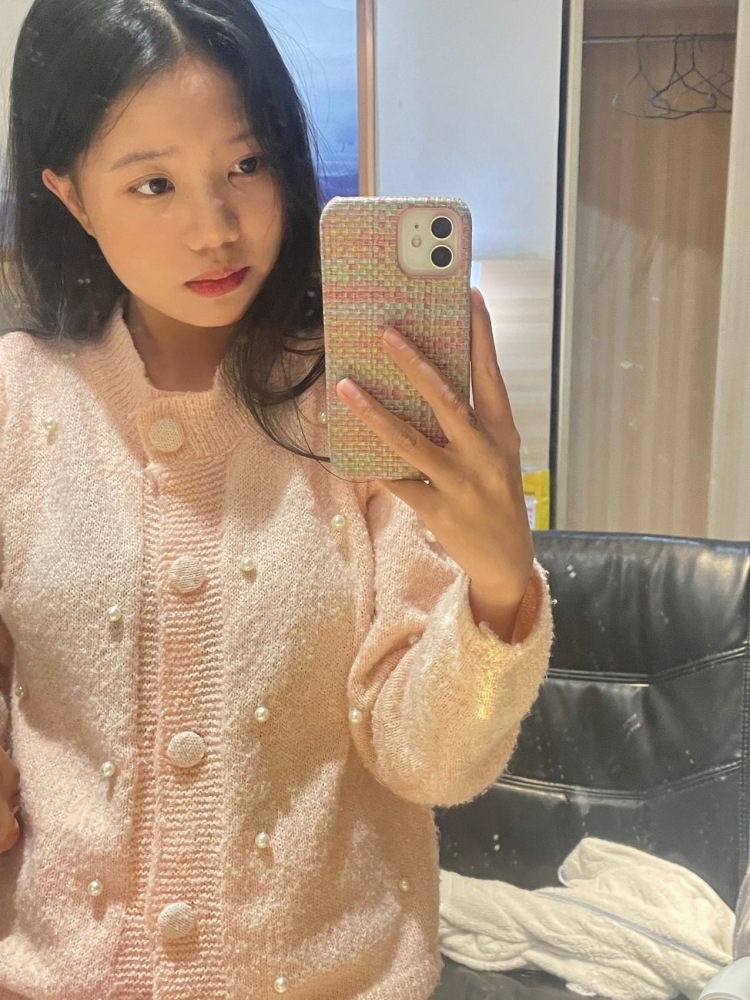 九千七-广西壮族自治区·南宁市·西乡塘区--大家好!我是菜菜喵
身高160体重82 喜欢拍照,目前求职寄拍模特,淘宝模特,模特,可长期合作,喜欢尝试各种风格,鞋子美瞳手饰头饰都可,会p图剪辑视频,可d我哦~
艺名:菜菜喵
身份:学生
年龄:1