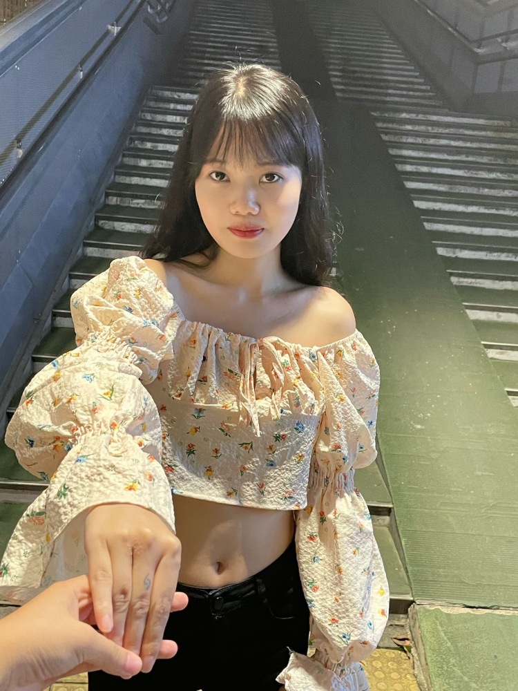 九千七-广西壮族自治区·南宁市·西乡塘区--大家好!我是菜菜喵
身高160体重82 喜欢拍照,目前求职寄拍模特,淘宝模特,模特,可长期合作,喜欢尝试各种风格,鞋子美瞳手饰头饰都可,会p图剪辑视频,可d我哦~
艺名:菜菜喵
身份:学生
年龄:1