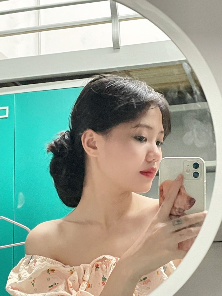 九千七-广西壮族自治区·南宁市·西乡塘区--大家好!我是菜菜喵
身高160体重82 喜欢拍照,目前求职寄拍模特,淘宝模特,模特,可长期合作,喜欢尝试各种风格,鞋子美瞳手饰头饰都可,会p图剪辑视频,可d我哦~
艺名:菜菜喵
身份:学生
年龄:1