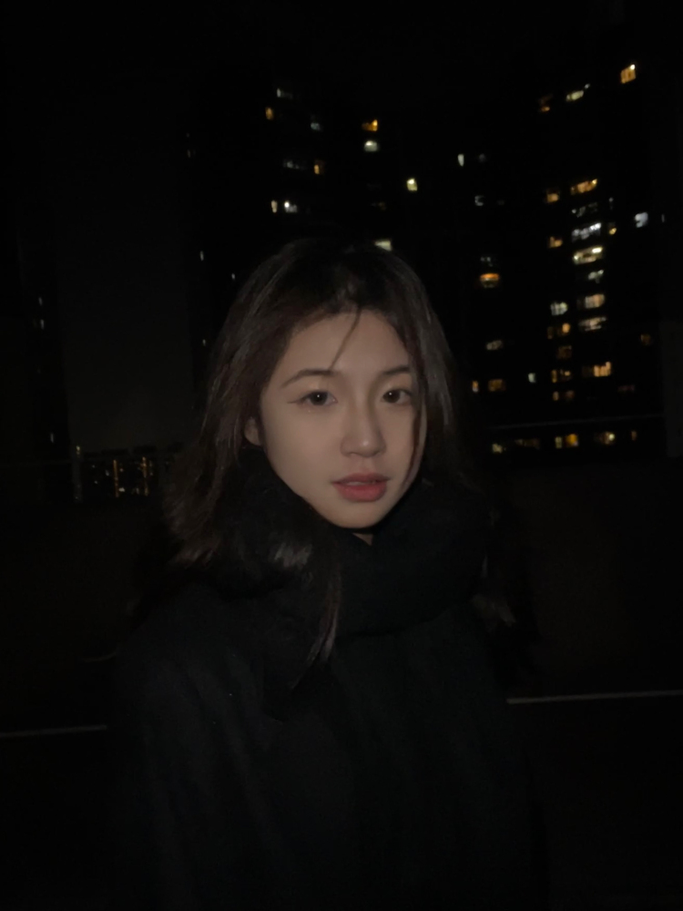 小被子-广东省·广州市·荔湾区--学生 体育生身材好身高166体重98斤长发不近视微卷发脸好看