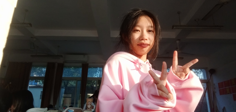 Ohh.-浙江省·衢州市·江山市--短视频Vlog制作 日常生活 小码寄拍赠拍
我希望所有骨架小的也能找到适合自己的衣服 不会被说是偷穿大人的衣服 往后我也会学习进步
