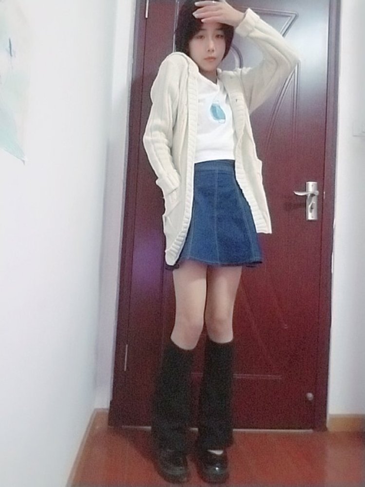 是佳不是嘉-湖北省·武汉市·蔡甸区--接买家秀，喜欢拍照，想做一个网拍模特。想赚钱靠自己做一个经济独立的小女生，会拍照会p图。