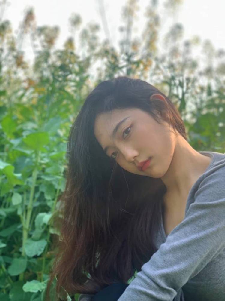 小芋圆-广西壮族自治区·南宁市·江南区--在校女大学生一枚  甜美风  可纯可御 可以尝试媒体运营  接寄拍（视频 照片都是）各种尝试学习