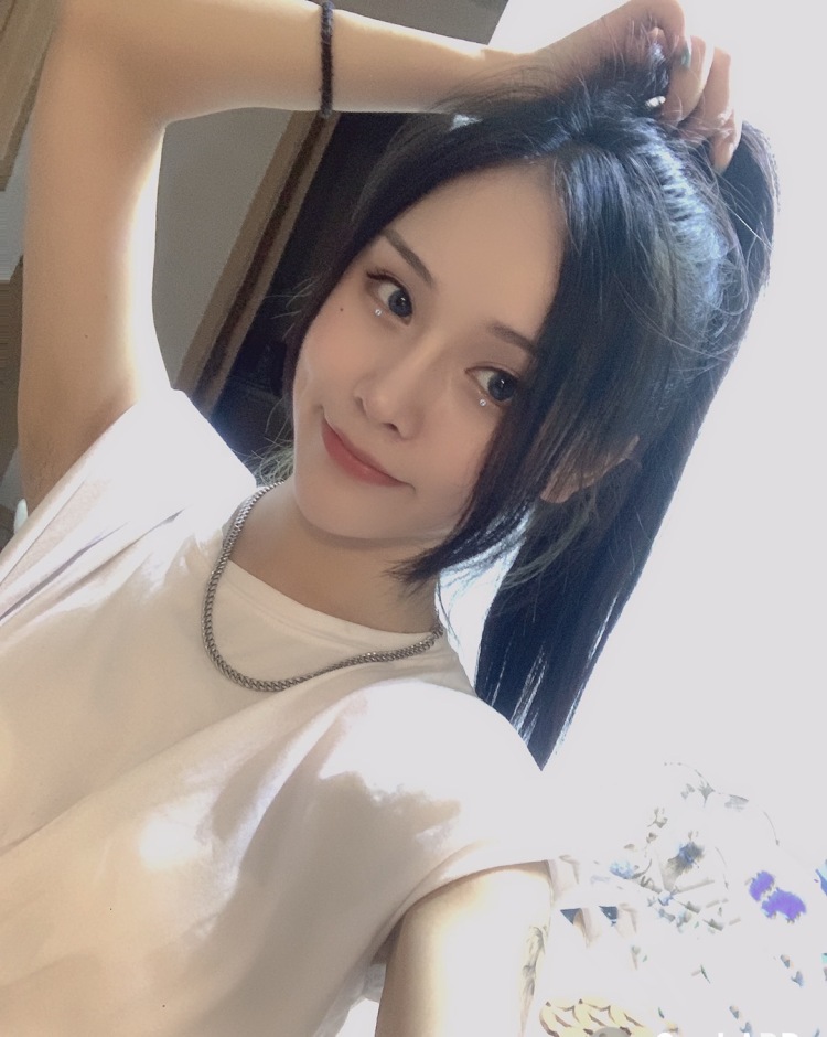 薛妮妮-重庆市·重庆市·江北区-某红薯。-爱好跳舞，性格活泼，擅长各类穿搭！买家秀，开箱测评！好物分享。种草视频，探店