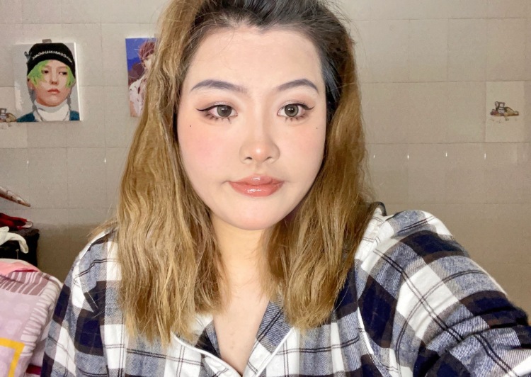 Eileen.-广东省·深圳市·福田区-抖音，微博-喜欢拍照，也喜欢化妆，也会短视频拍摄，梦想就是当一个模特，想要接一些大码女装的单，