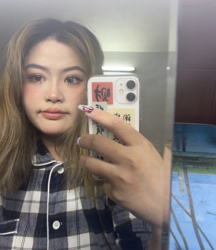 Eileen.-广东省·深圳市·福田区-抖音，微博-喜欢拍照，也喜欢化妆，也会短视频拍摄，梦想就是当一个模特，想要接一些大码女装的单，