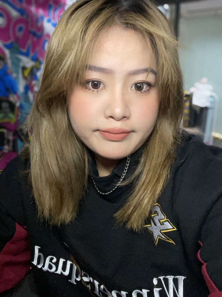 Eileen.-广东省·深圳市·福田区-抖音，微博-喜欢拍照，也喜欢化妆，也会短视频拍摄，梦想就是当一个模特，想要接一些大码女装的单，