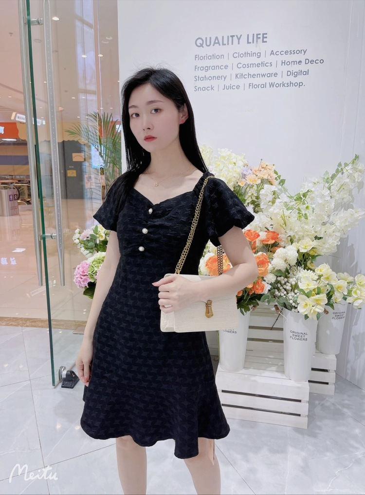 丁茜-江西省·上饶市·广信区-抖音-女装类,饰品都可以接,自己在服装销售 做过几年,家里我丫头也可以接大童童装
