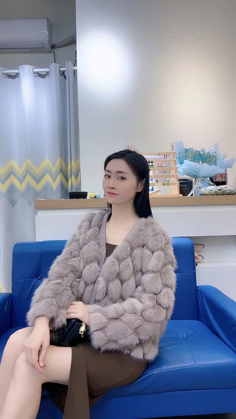 丁茜-江西省·上饶市·广信区-抖音-女装类,饰品都可以接,自己在服装销售 做过几年,家里我丫头也可以接大童童装