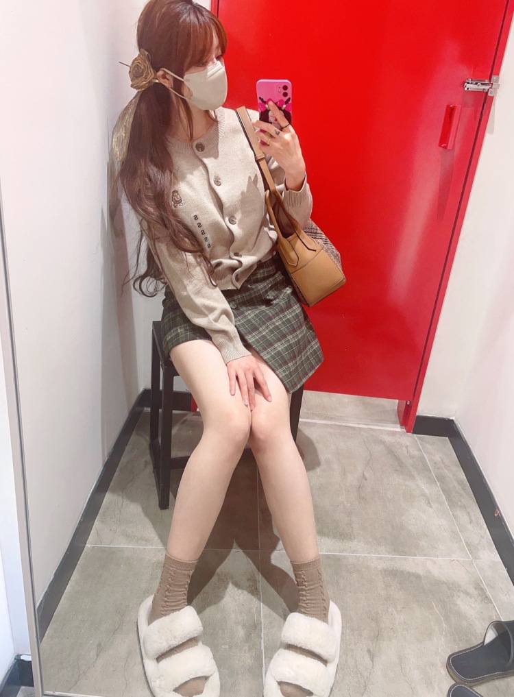 ᰔᩚ          一只胖.梨子-上海市·上海市·长宁区--拍照达人，自己是一家美容店店主，平时会接点兼职，拍拍各种衣服穿搭，很会拍照摆造型，p图剪辑，灯光摄影器材设备，全都有~
需要优质素人买家秀可以找我！