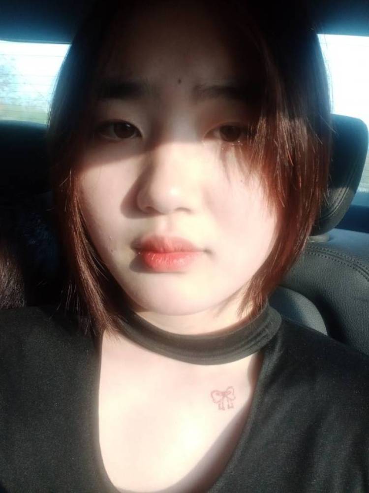 露露子-贵州省·黔南布依族苗族自治州·瓮安县-抖音 快手 微博-17岁,身高175cm,体重60kg,买家秀,开箱测评,拍照