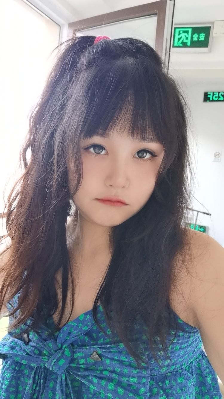 小方糖🍑-江苏省·南通市·崇川区-抖音|微博|某红薯-日常种草机,喜欢种草分享
可接单范围:寄拍、探店
拍摄风格多变,但不太擅长欧美