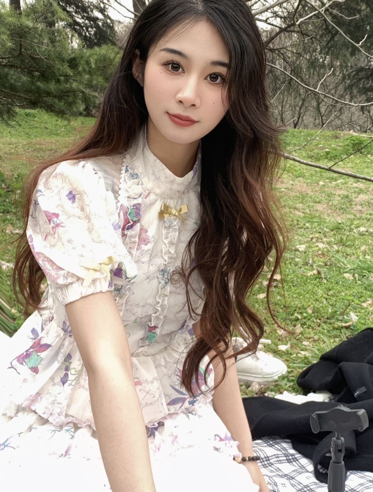 佩佩-上海市·上海市·长宁区--大家好!
本人身高158体重88,平常穿衣风格多样,擅长服装服饰搭配,会拍照,可随时接单。
坐标:上海长宁
#素人# #网红# #kol# #电商# #主播带货# #探店# #通告#
--来自【网红湾