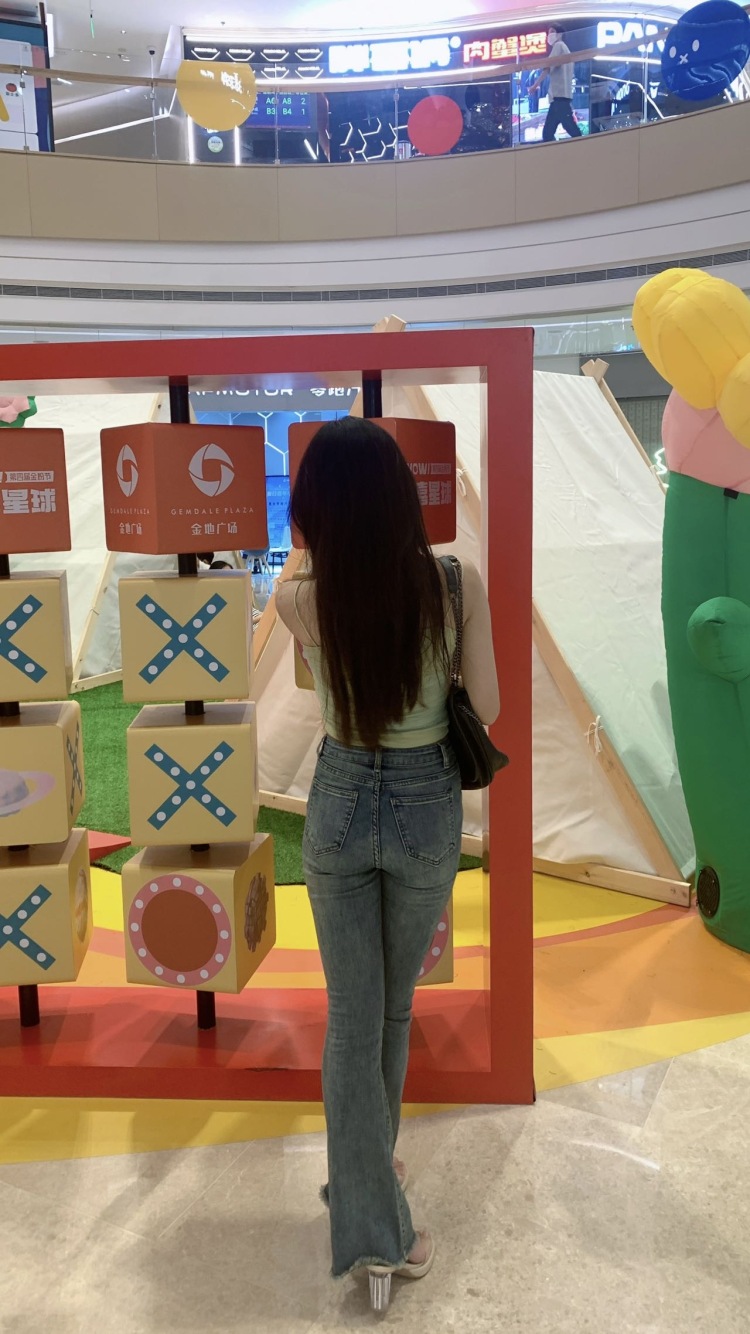 佩佩-上海市·上海市·长宁区--大家好!
本人身高158体重88,平常穿衣风格多样,擅长服装服饰搭配,会拍照,可随时接单。
坐标:上海长宁
#素人# #网红# #kol# #电商# #主播带货# #探店# #通告#
--来自【网红湾