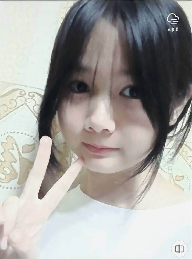 ID。-广西壮族自治区·贵港市·桂平市-快手,抖音-主要拍日常的衣服,jk,lo裙子鞋子等等不限,快来找我合作叭