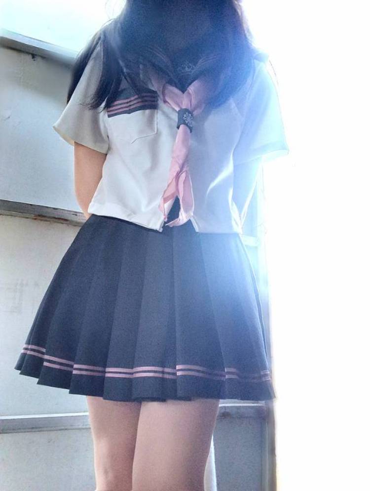 ID。-广西壮族自治区·贵港市·桂平市-快手,抖音-主要拍日常的衣服,jk,lo裙子鞋子等等不限,快来找我合作叭