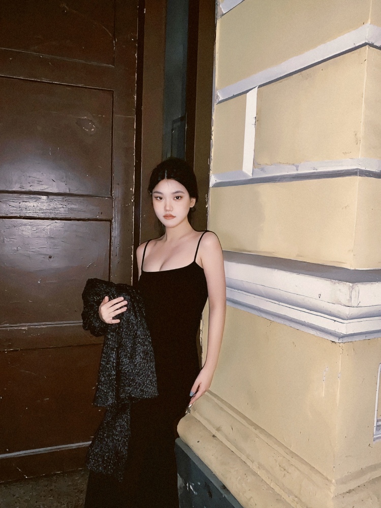 $ookie-广东省·广州市·花都区--能驾驭得了欧美妆各种妆容平时喜欢拍穿搭 探店会修图 身高163 体重50公斤