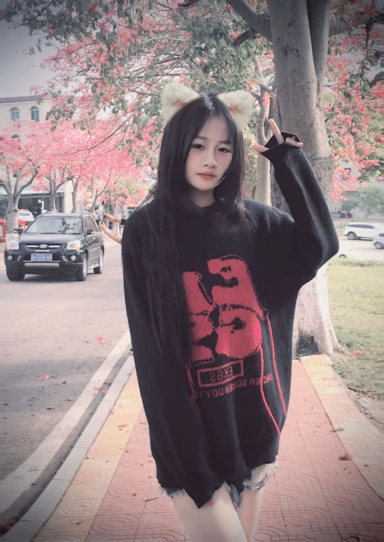 杨咩咩-广东省·湛江市·廉江市--身高160体重44kg。接寄拍送拍。什么风格都能驾驭。商家来联系我。在线秒回